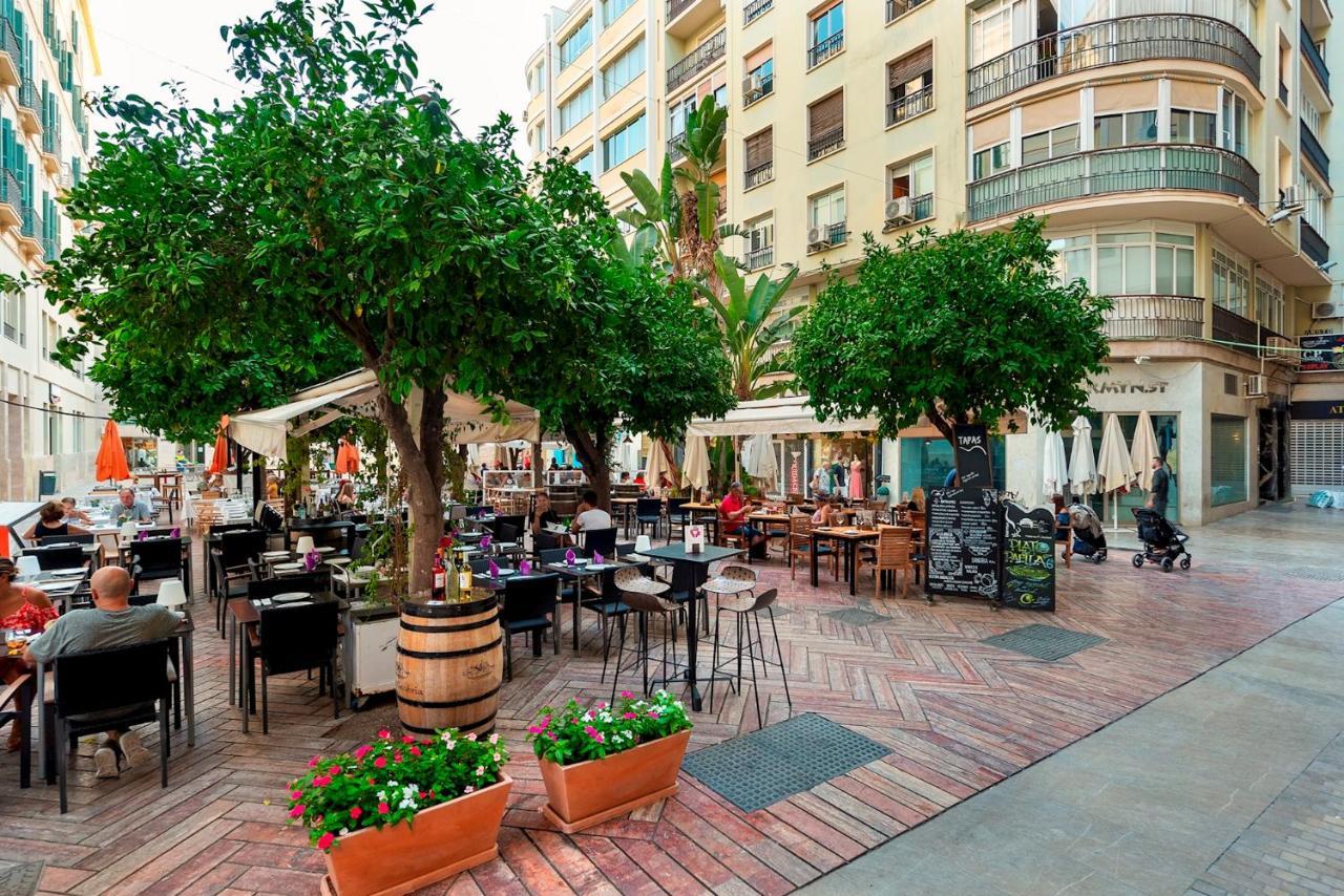 Genteel Home Plaza De Las Flores Malaga Exterior photo
